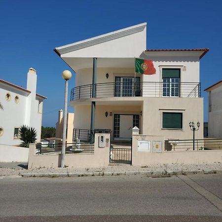 Hotel Alojamento Bertil Nazaré Exterior foto
